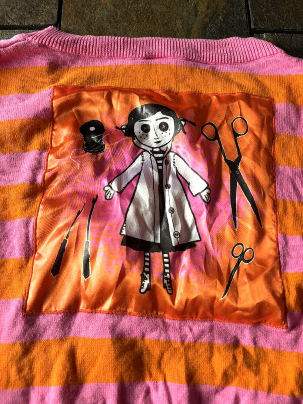 Spirit Halloween Coraline cardigan sweater pink orange striped 2024 Laika size L - Picture 3 of 10